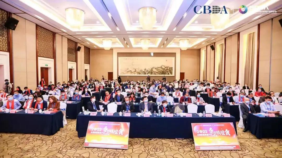 熱烈祝賀優(yōu)色專(zhuān)顯榮獲“2021年度商顯產(chǎn)品優(yōu)秀創(chuàng  )新應用獎”-華顯獎